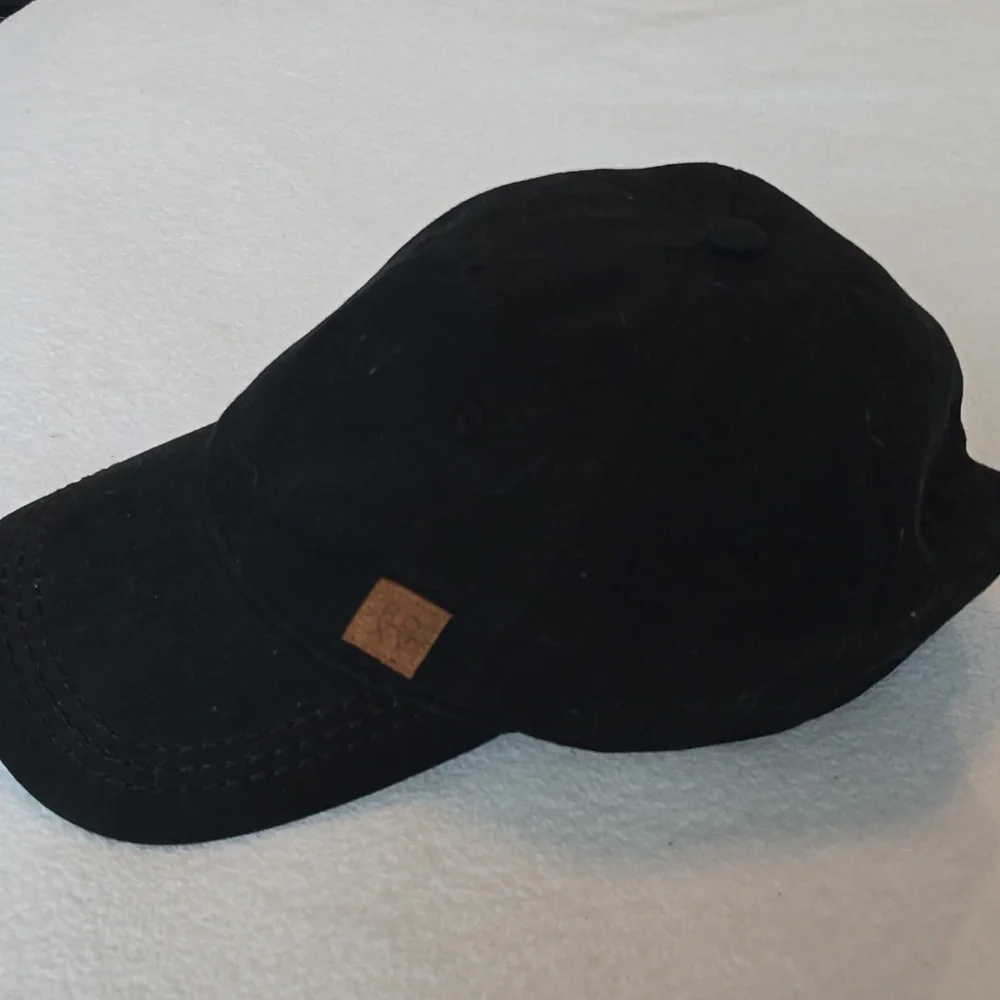Sale!! Classic Black Baseball Cap - Picture 2 of 4